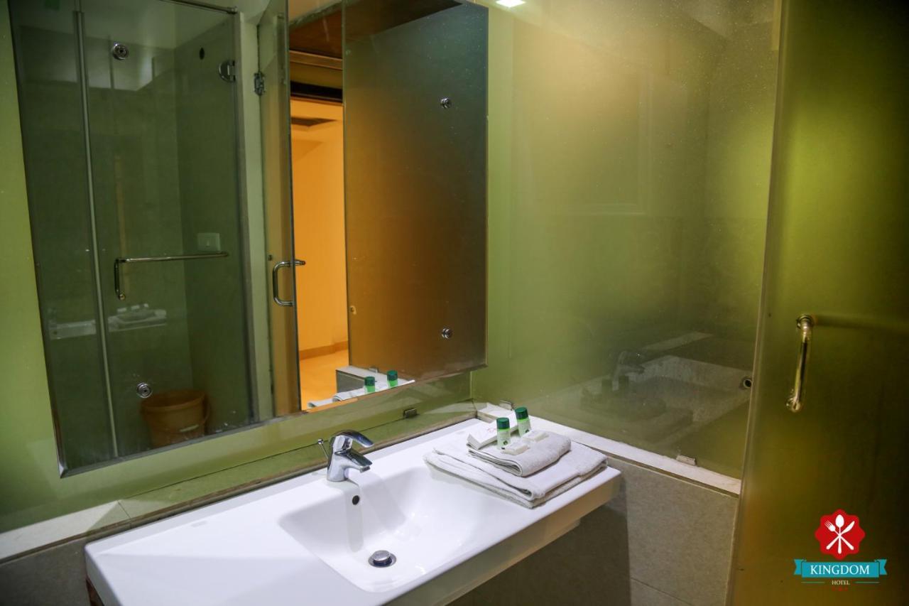 Kingdom Hotel Moga Экстерьер фото