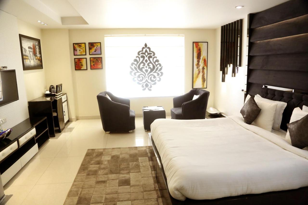 Kingdom Hotel Moga Экстерьер фото