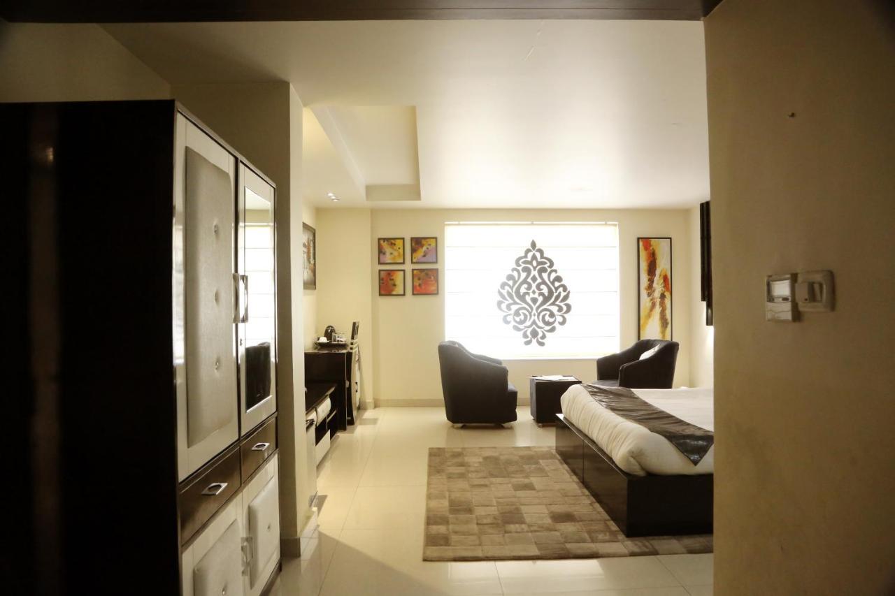Kingdom Hotel Moga Экстерьер фото